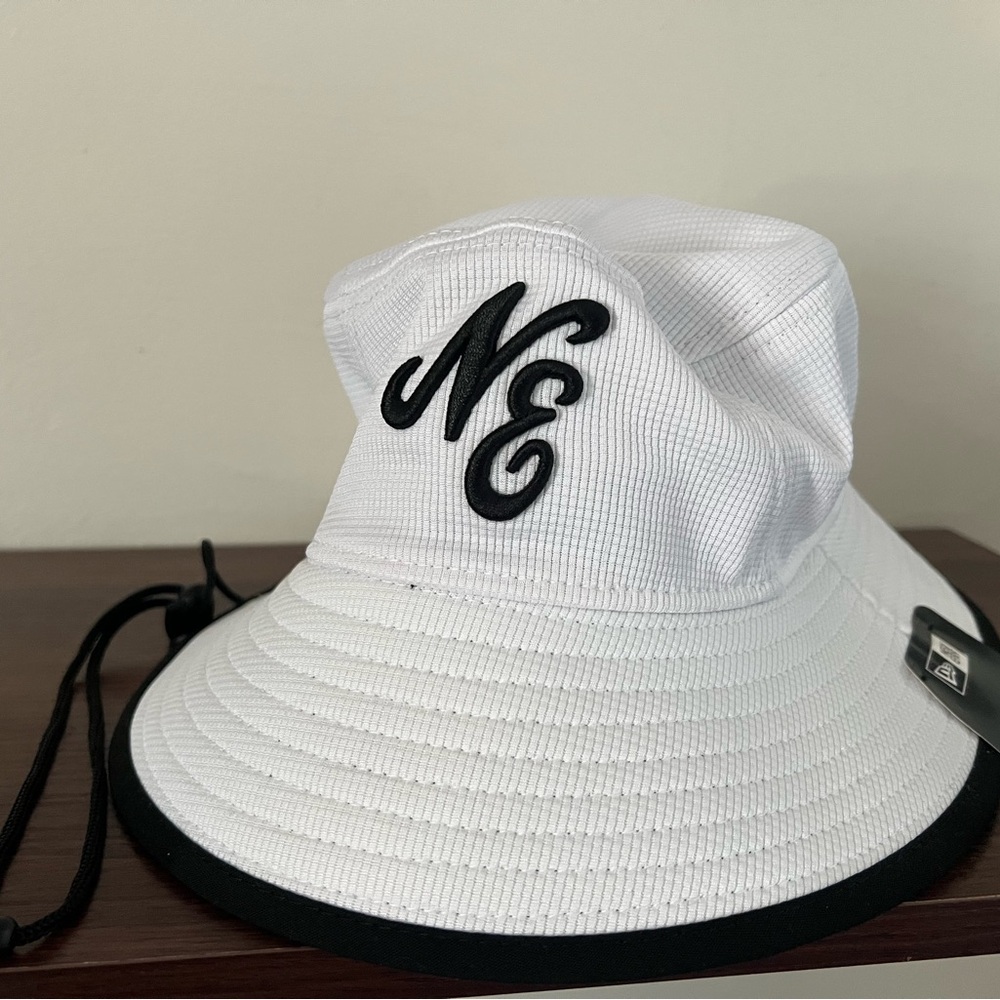 New Era White and Black Bucket Hat with Embroidered Logo